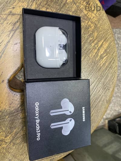 Galaxy Buds 3 Pro White كالجديدة
