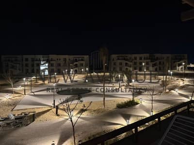 شاليه دور متكرر جاهز للسكن مُشطّب ومفروش للبيع في هاسيندا ويست المرحلة هازل الساحل الشمالي Hacienda West تطوير شركة بالم هيلز للتطوير العقاري