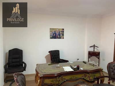 For rent, 155 sqm, a distinguished administrative office in the heart of Maadi, super lux, suitable for office, clinic, or company headquarters.
