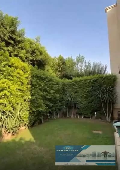 فيلا للبيع بمدينه الرحاب  بالمرحله الاولي  مساحه 286 متر تشطيبات خاصه بالكامل بجوار مول 1     ساحة المبنى: أول دورين 220 متر + روف 45 متر + حديقة 140