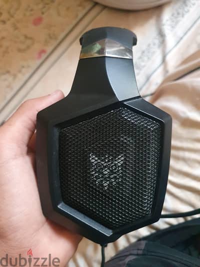 لهواة النوادر والشياكة والروعة ONIiuma K8 RGB WITH 