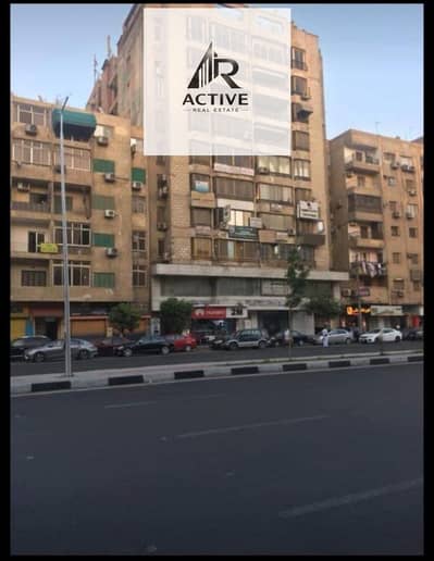 شقه ادارى للايجار ١٣٠م واجهه مميزه على شارع النزهه الرئيسى