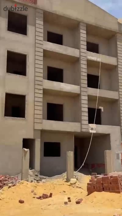 Ground floor apartment with a garden not damaged, facing an open street in Bayt Al-Watan