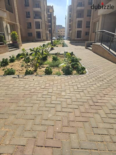 partment for Sale – Elite Compound, New Cairo   Located in Elite Compound, at the end of South 90th Street, directly opposite Amorada Compound.