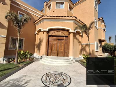 A large mansion for sale in a prime location within the Royal Meadows compound, overlooking the golf course; fully finished and furnished.