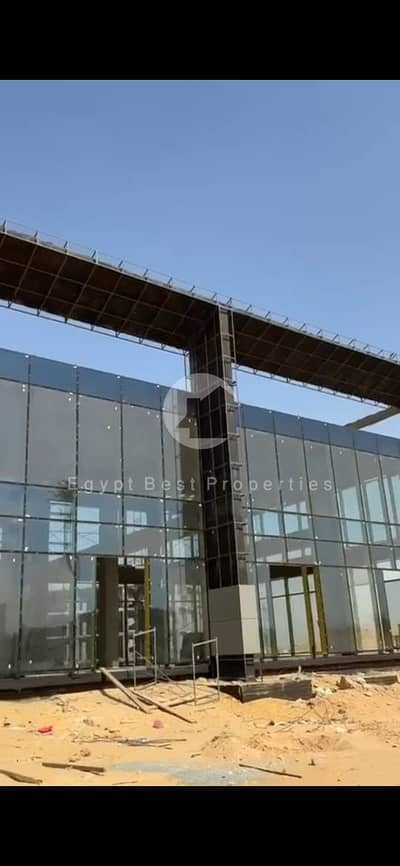 معرض للبيع موقع مميز في القاهرة الجديدة  استلام سنة