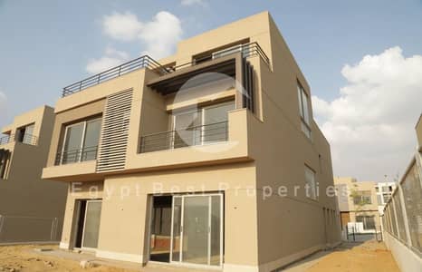 ريسيل تكملة اقساط استلام فوري تاون فيلا 5 غرف+ناني للبيع في بالم هيلز التجمع الخامس Palm Hills New Cairo
