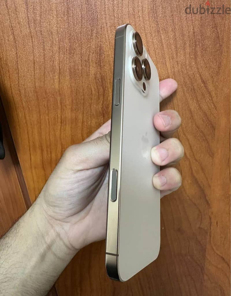 Apple - iPhone 16 Pro Max 3