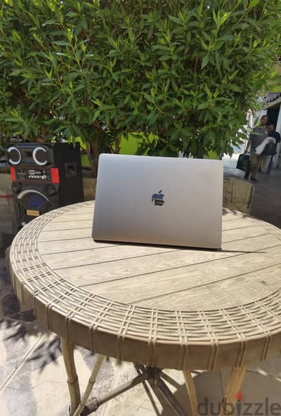 MacBook. pro 2017