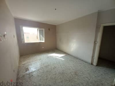 شقه مميزه بميدان الرمايه