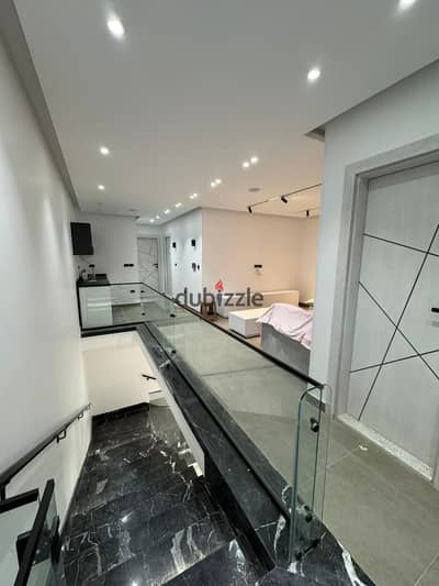 I villa garden  ماونتن فيو شيل اوت بارك  مبانى ٢٨٠ متر  جاردن ١٨٠ متر  تشطيب الترا سوبر لوكس