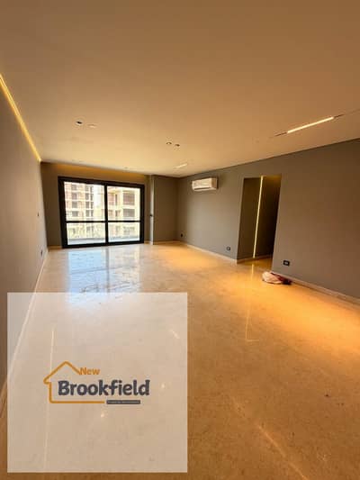 شقه للايجار فى كمبوند الباتيو اورو بالمطبخ والتكييفات بافضل اطلاله على الليك دايركت Premium Apartment for Rent in Patio Oro Direct Lake View
