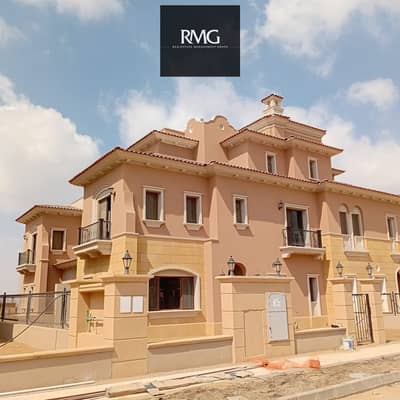 quatro villa for sale in city gate new cairo prime location lowest price
