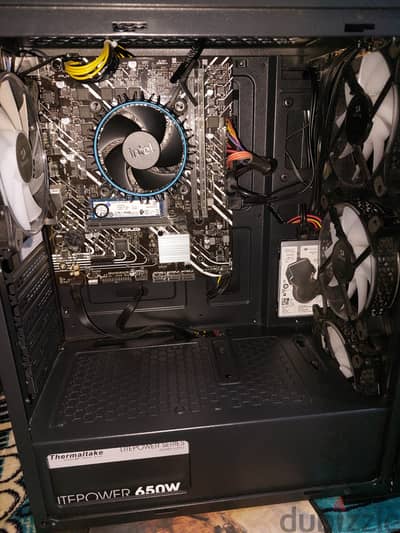 للبيع PC بمعالج i5 الجيل 12 بحالة ممتازة – استعمال خفيف جدًا