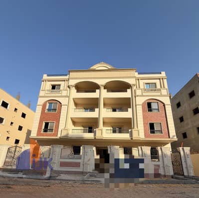 شقة مميزه جدا للبيع في الأندلس خطوات من  كومباوند مفيدا وأهم المحاور الرئيسة في التجمع و بالقرب من التسعين الجنوبي و شارع النوادي ومحور جمال عبدالناصر