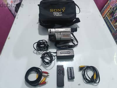 للبيع كاميرا Sony Handycam Video Hi8 (موديل CCD-TRV67E)