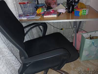 طاولة دراسة مع كرسي مكتب