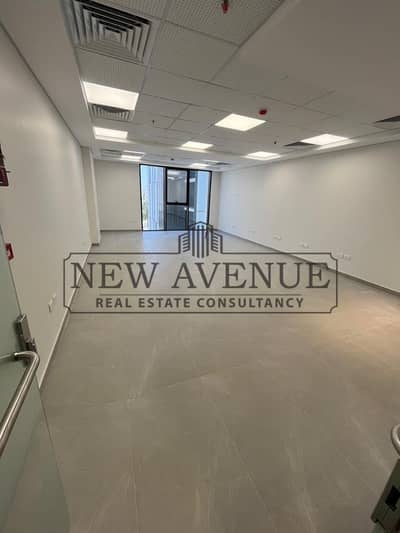 Office 65 sqm for rent at hyde park business park