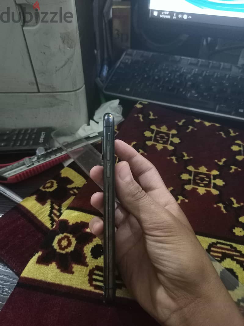 Apple - iPhone X 1
