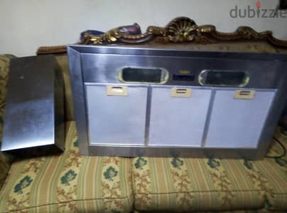 شفاط بوتاجاز هرمي ٩٠سم تربو اير إيطالي بحاله ممتازه