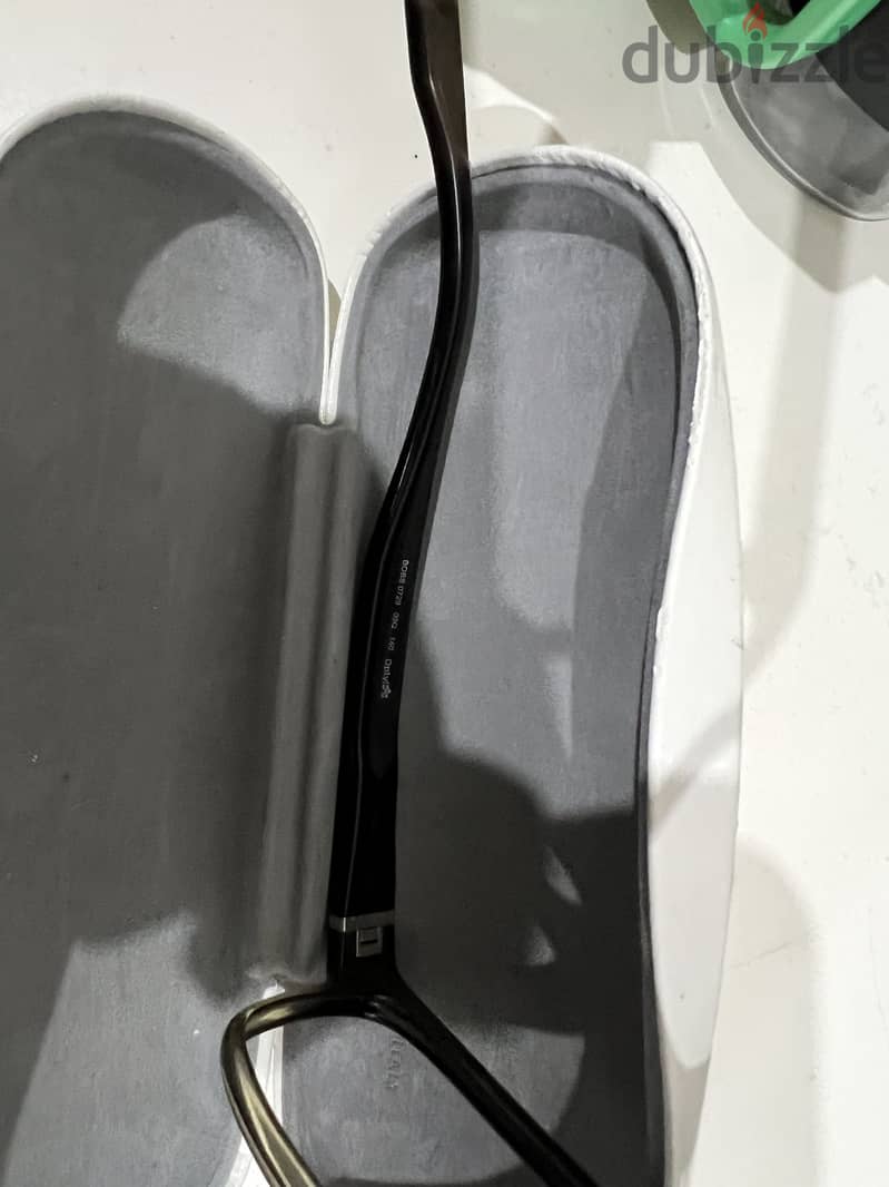 Hugo Boss eyeglasses frame 2