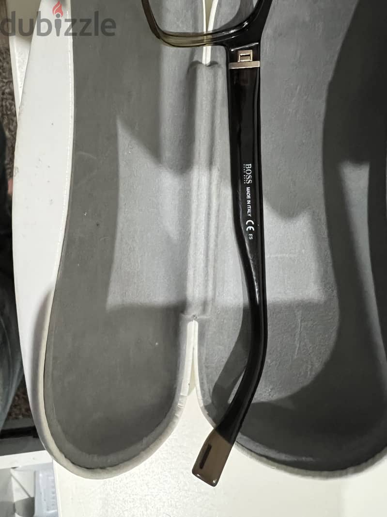 Hugo Boss eyeglasses frame 3