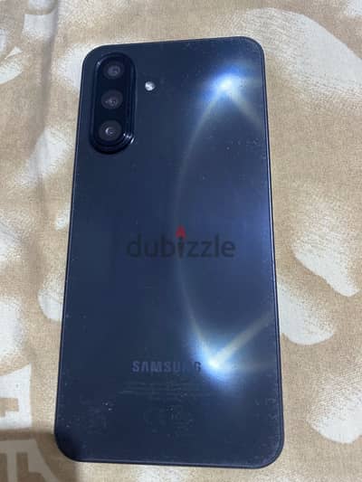 Galaxy A17 for selling استخدام شهرين ومعاه الكرتونه وشاحنه