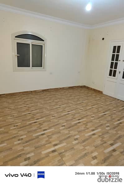 Apartment for rent in Fifth Settlement by Gardenia 3  second floor without elevator  consisting of 3 rooms and 2 bathrooms and 4 pieces reception