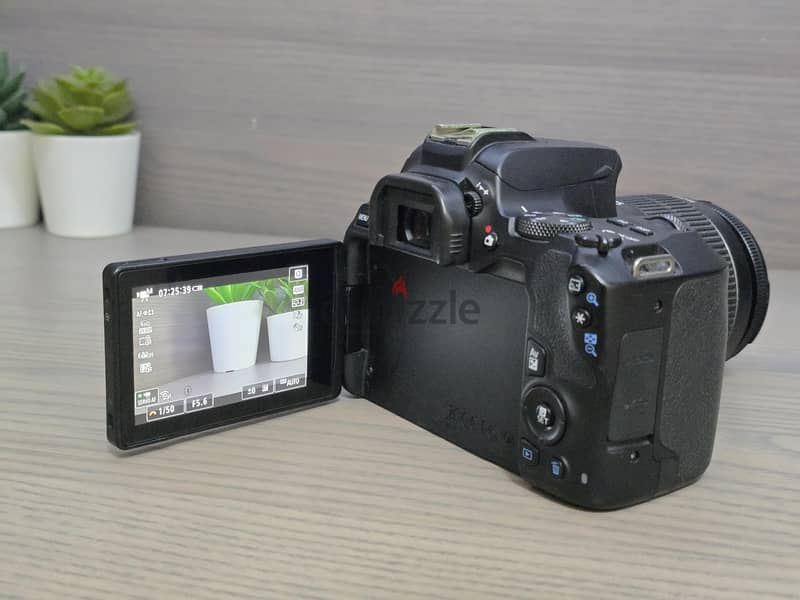 Canon 250D 6