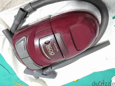 مكنسه هيتاشي ١٦٠٠ وات
