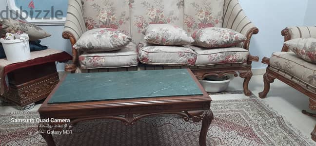 طقم صالون  خشب زان احمر شغل ايم ٢ فوتيه و٢ كنبه وطربيزه بالرخامه و٧ مخ