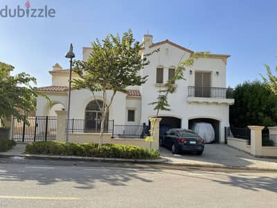 Uptown Over looking golf & Cairo fully finished standalone villa