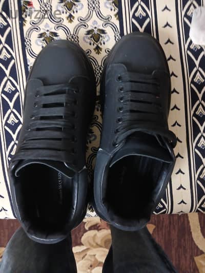 Alexander McQueen without a box