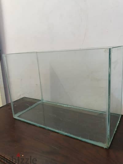 حوض سمك زجاجي ممتاز مقاس  60*30 ارتفاع 40 سمك ٦ مم