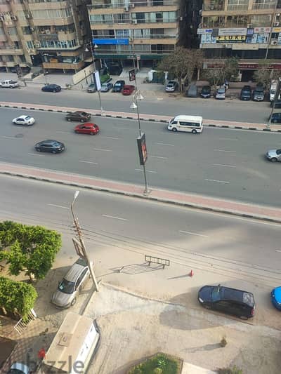 شقة دوبلكس دور خامس و دور سادس للبيع في شارع الثورة الرئيسي