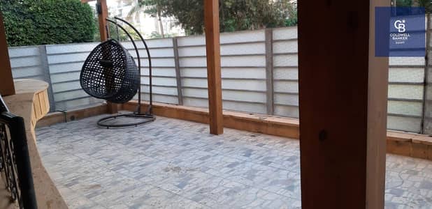 استلام فوري شقه 3 غرف ارضي بجاردن متشطبه بالكامل بالتكييفات و الاجهزه الكهربائيه في مدينه الرحاب مباشرة علي طريق السويس