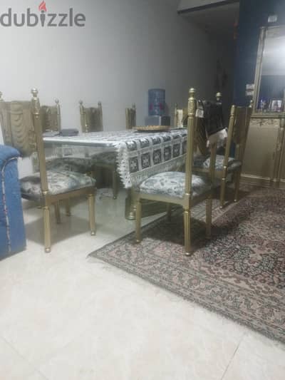 غرفة سفرة كامله بالنيش والبوفيه مودرن