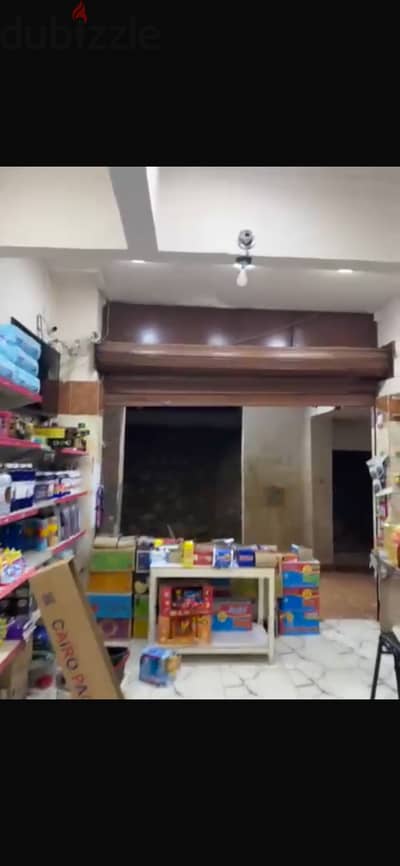 محل للبيع