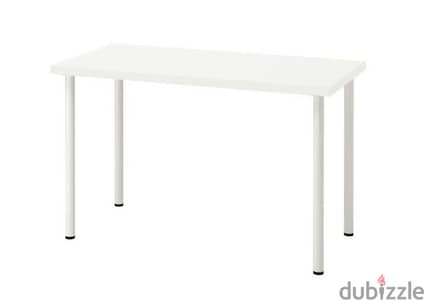 Ikea desk in a good condition except for a small crack