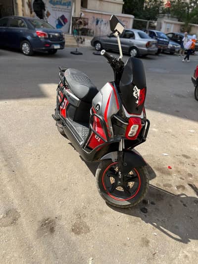 سكوتر فيچوري لانسر