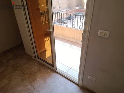 Apartment for rent in Al-Ma'adi, Zahraa Al-Maadi, with a front view. Area: 165 sq mConsists of 3 bedrooms, reception, kitchen, and 2 bathrooms. First fl