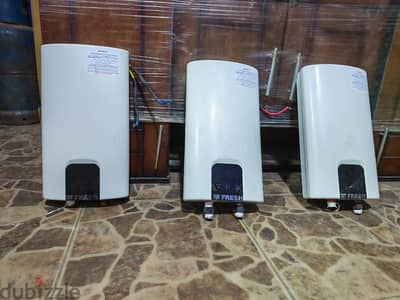 3 سخانات فريش فورية اثنان 13.5 KW وواحد 11 KW بحالة 100%