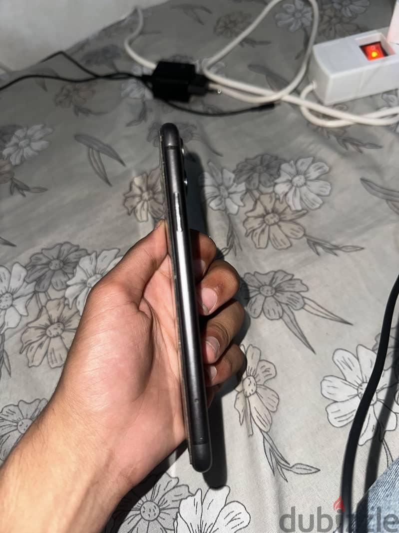 Apple - iPhone 11 4