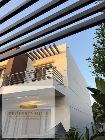 Villa old contract from owner hydepark new cairo fully finished ready to move