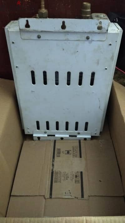 سخان غاز ايديال حالته كويسه