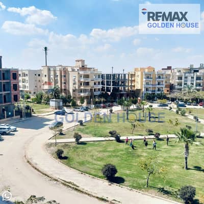 إطلالة مفتوحة على جاردن، تشطيب سوبر لوكس، وموقع مميز في المنطقة التاسعة بالشروق  3 غرف نوم  2 حمام  الدور الثالث  فيو جاردن  غاز طبيعي  ال