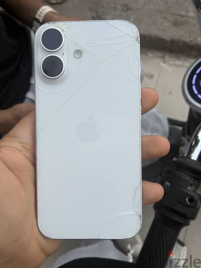 آبل - آيفون 16