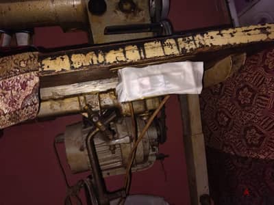 ماكينه خياطه ملابس