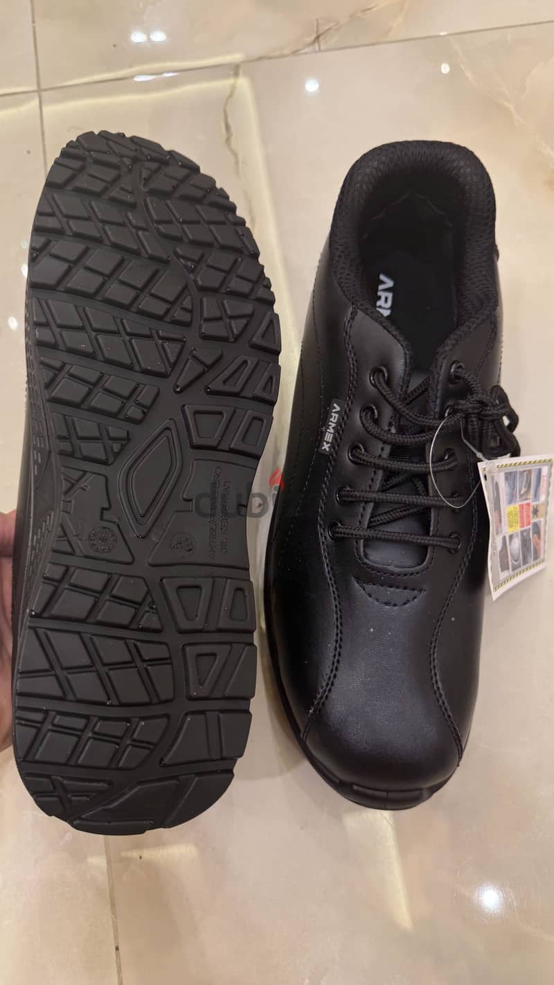 Safety Shoes 9