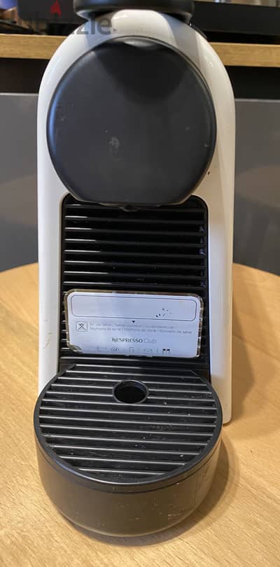 Nespresso Essenza Mini machine